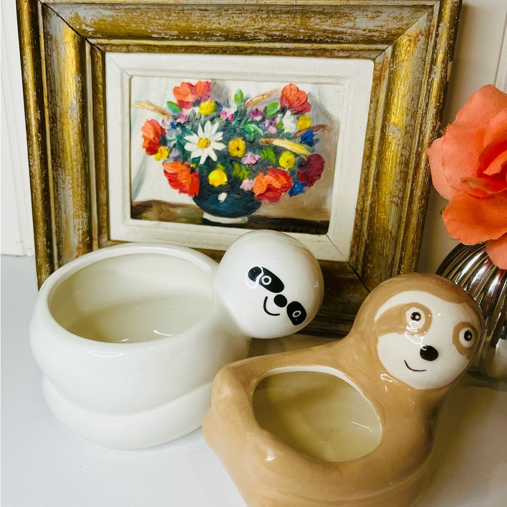 2 CERAMIC SLOTHS PLANTERS - Picture 6 of 7